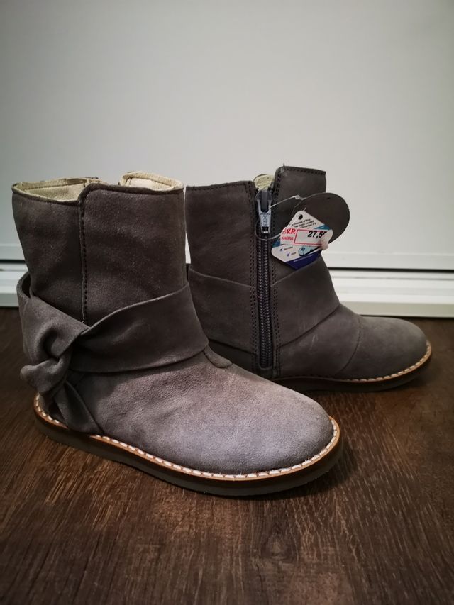 Botas grises niña talla 24 sin estrenar