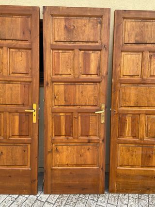 Puertas de madera maciza