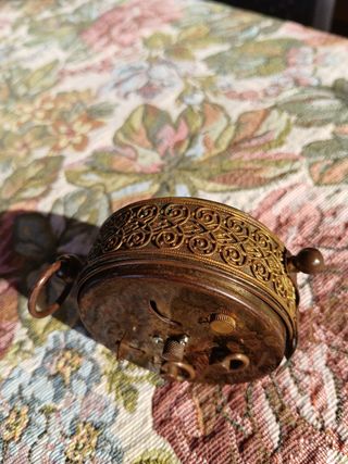 Sveglia antica in ottone vintage