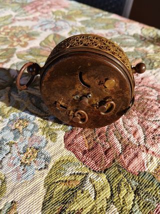 Sveglia antica in ottone vintage