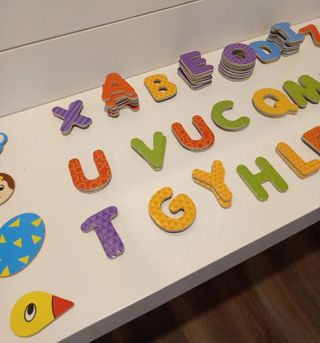 Cuentos infantiles y abecedario magnético 