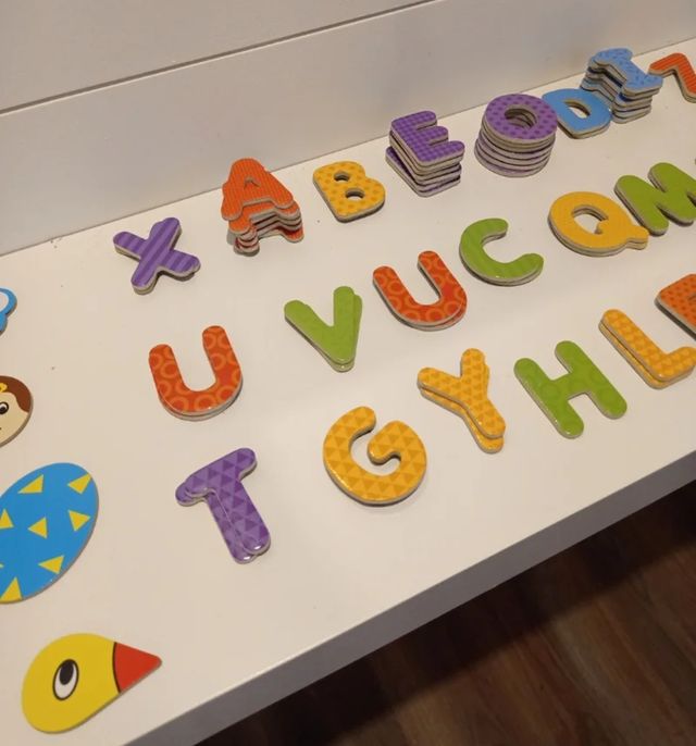 Cuentos infantiles y abecedario magnético