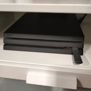 PlayStation 4 Pro + 2 Mandos + ssd 500mb
