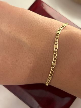 Pulsera y cadena de oro
