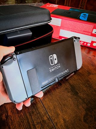 Nintendo Switch con extras y juegos en digital 