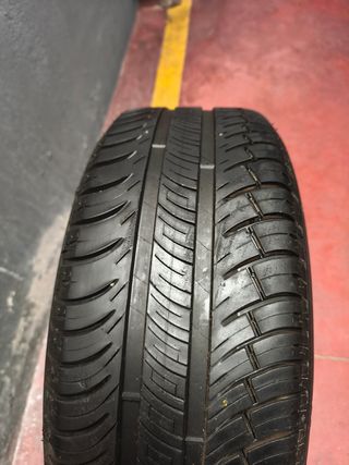 Llanta con neumático Michelin Golf V