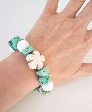 Bracciale pietre turchesi e bianche