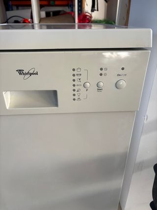 Lavavajillas Whirlpool pequeño
