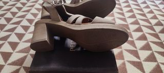 Sandalias Pedro Miralles Beige Tacón
