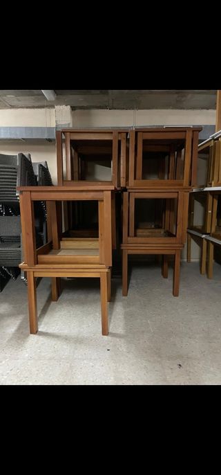 Set di 30 tavoli e sedie in legno