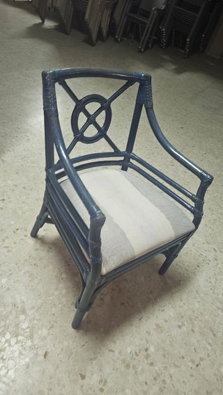 Set di 30 tavoli e sedie in legno