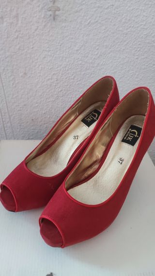 Zapatos de tacón rojos de terciopelo talla 37Nuevo