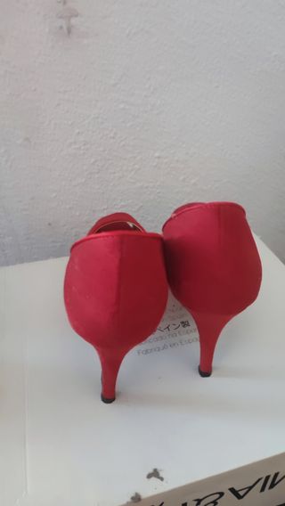Zapatos de tacón rojos de terciopelo talla 37Nuevo
