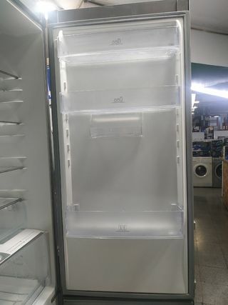Nevera Conbi Electrolux 2.00x60cm
