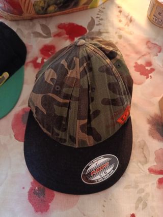2 Gorras