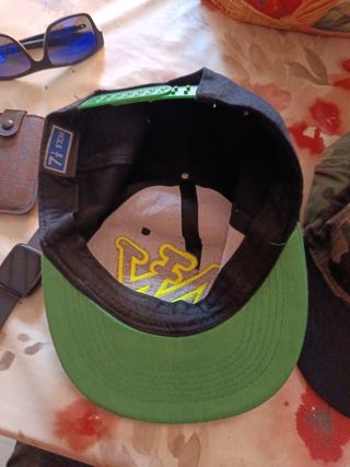 2 Gorras