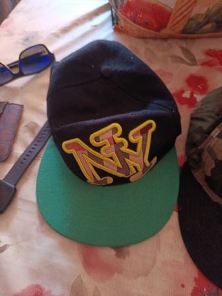 2 Gorras