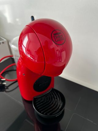 Cafetera Dolce Gusto Roja.No negociable.
No envío.