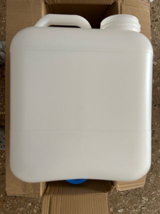 Garrafa de plástico 13L con boquilla de 10 cm.