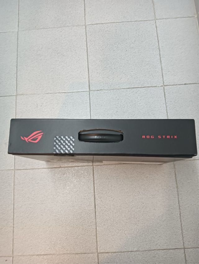 Computer portatile da campeggio ASUS ROG Strix
G15 G513RC-HN088W,