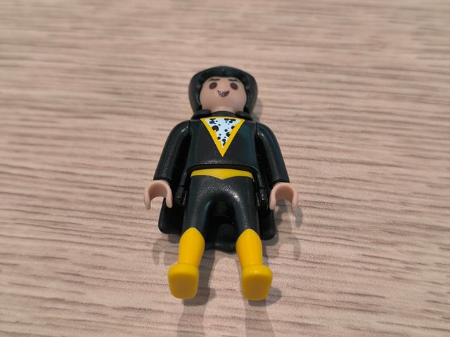 Figura Black Adam Playmobil kinder sorpresa