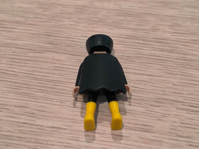 Figura Black Adam Playmobil kinder sorpresa