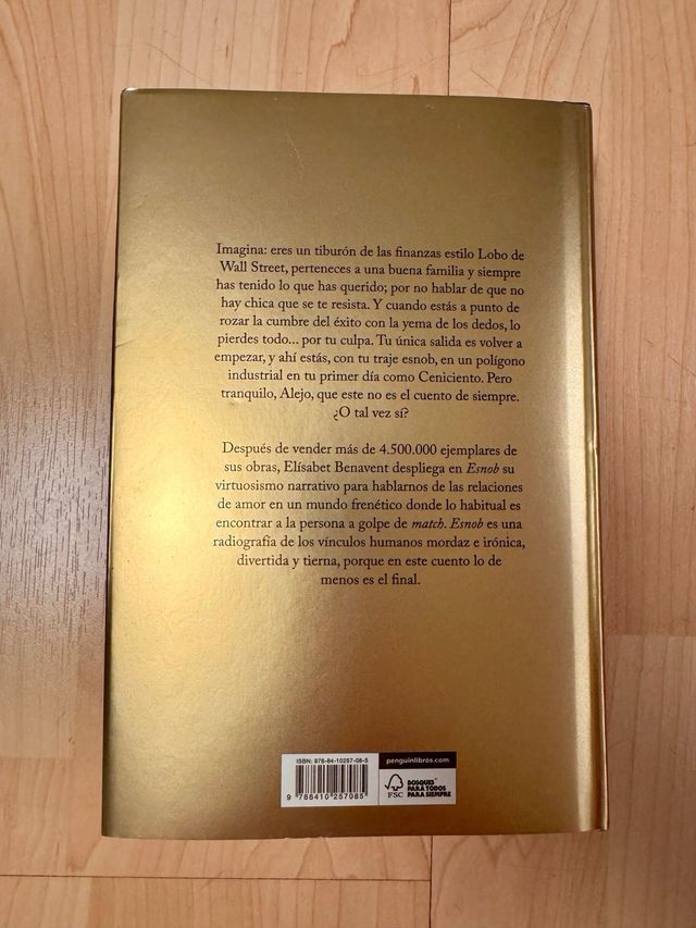 Libro Esnob de Elísabet Benavent. Edición de lujo