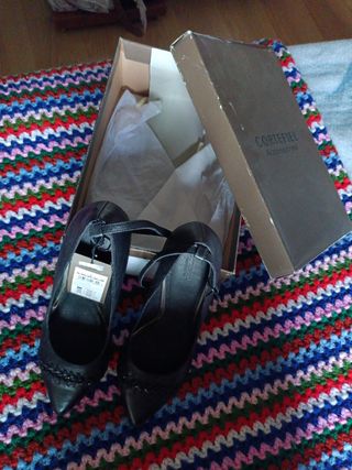 Zapatos de salón negros talla 37