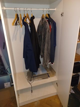 Mueble salón, mesa salón y 2 armarios habitación