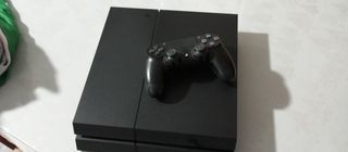 PS41TB Edición Especial Negra con cables incluidos