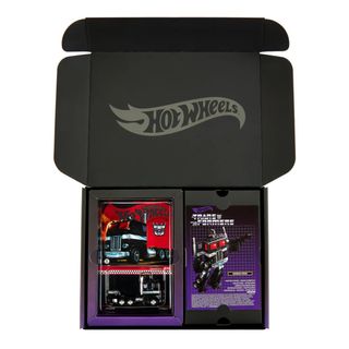 Hot Wheels Nemesis Prime Transformers