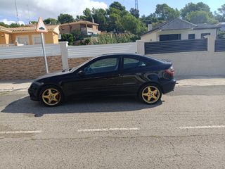 Mercedes-Benz Clase C 2004