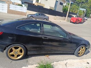 Mercedes-Benz Clase C 2004