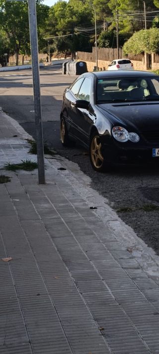 Mercedes-Benz Clase C 2004