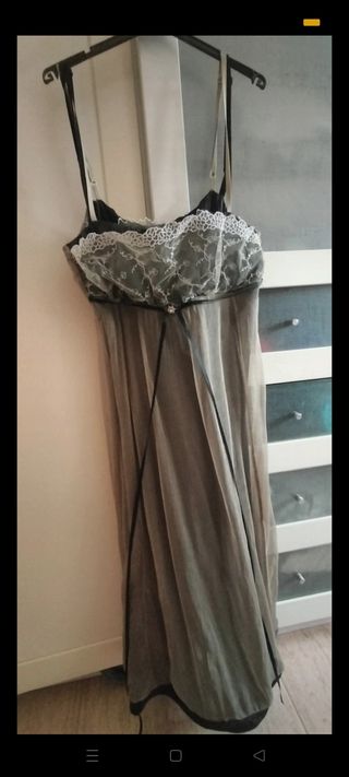 Vestido de fiesta negro y verde oliva