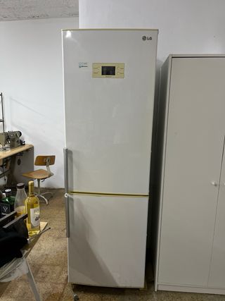 Nevera LG con Congelador