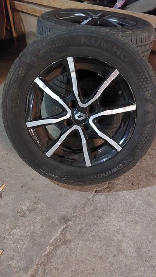 Cerchi in lega con ruote Renault Clio 4