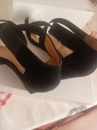 Sandalias UNISA cuña ante negro talla 37