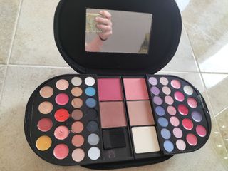 2 sets de maquillaje