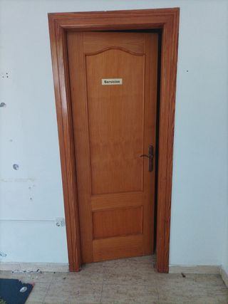Puerta de pino provenzal