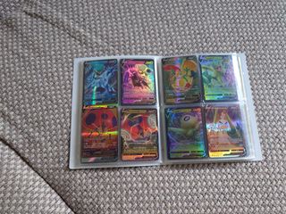 Carpeta de cartas Pokémon con 200 cartas!