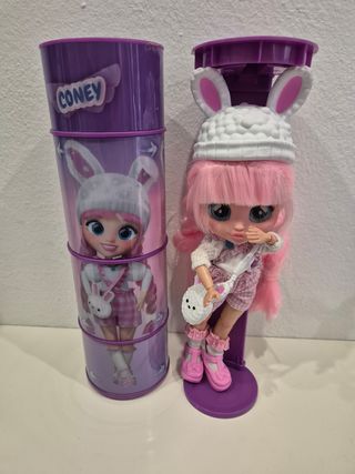 Bambola Coney con accessori