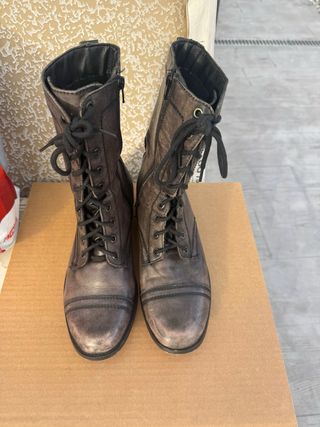 Stivali in pelle stile militare