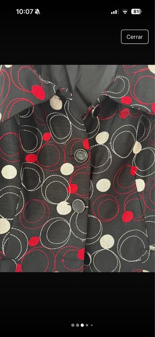 Chaqueta lunares negra y multicolor