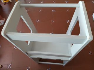 Torre de aprendizaje convertible en pupitre