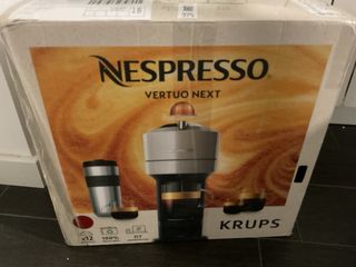 Cafetera Nespresso Vertuo Next Roja
