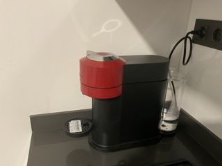 Cafetera Nespresso Vertuo Next Roja