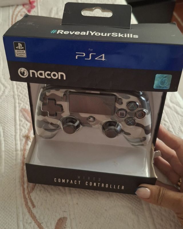 Comando Nacon PS4 Compacto Camuflado