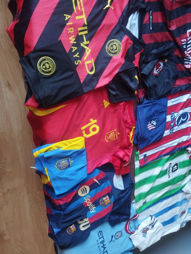 Camisetas de fútbol varias