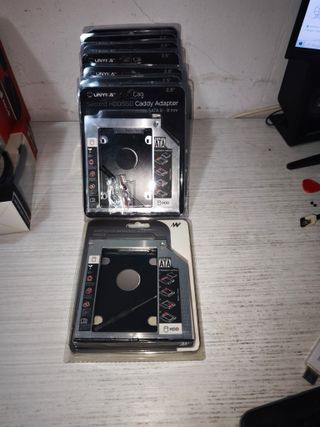 Adaptador Bahía UNYKA 5.25 a 2.5 SATA